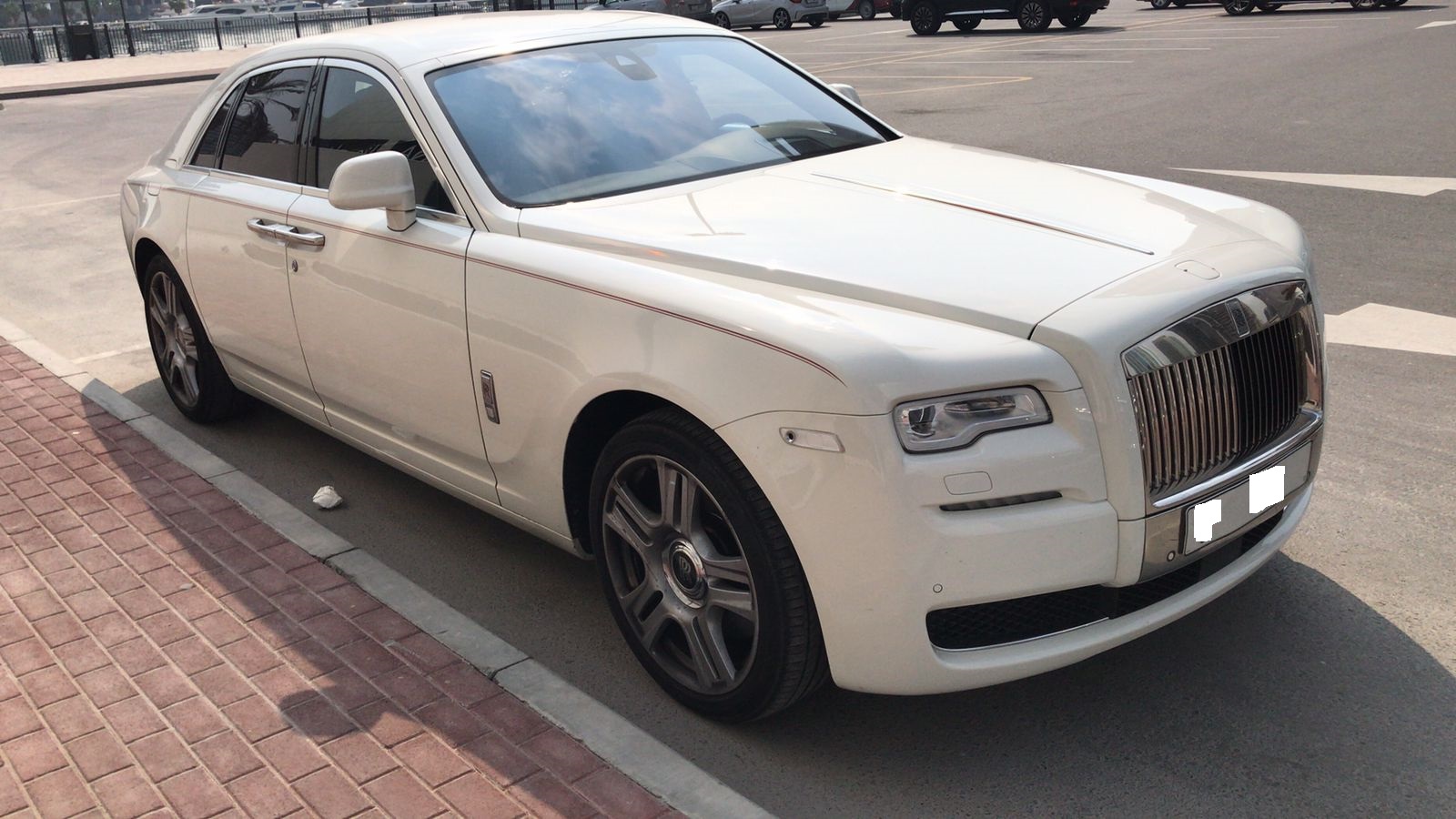 rolls royce on rent in dubai